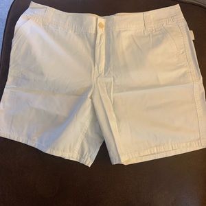 TOMMY BAHAMA, size 16 white shorts